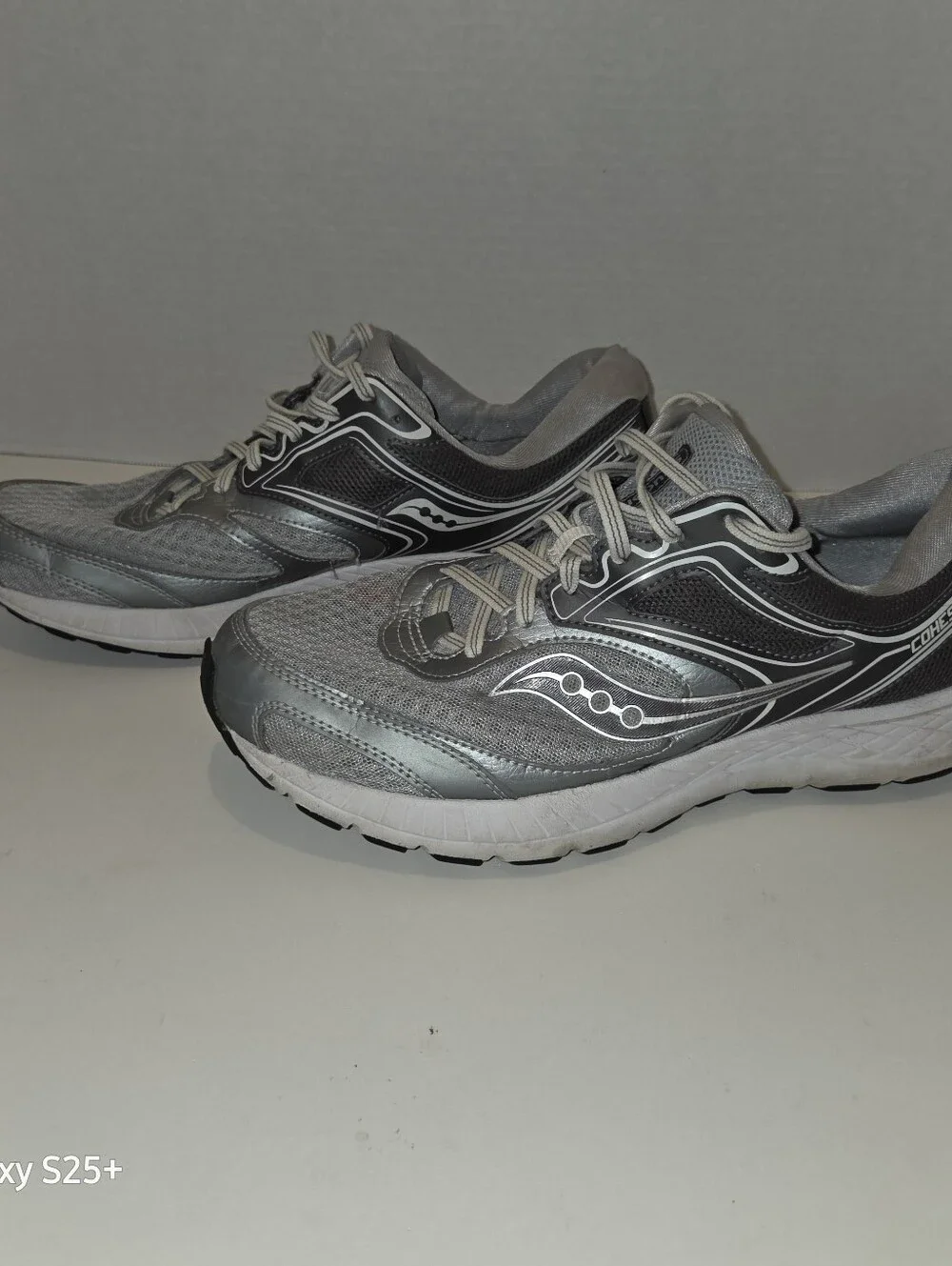 Saucony Cohesion 12 Versafoam Grid Running Athletic Sneaker Grey Womens 12 W
